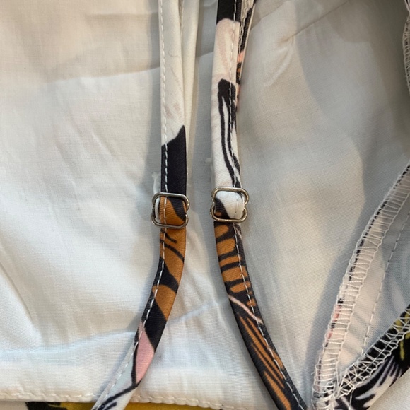 Size Small, sexy off the shoulder, mini summer  casual floral dress. - Picture 6 of 6